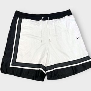 Nike DRI-FIT Circa 8" Basketball Shorts White Black Mens size 3XL DV9533-100 New